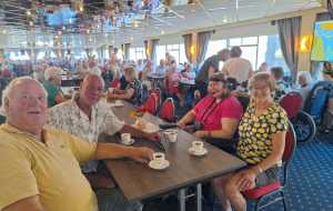 zonnebloemgasten-op-de-boot-26juni24